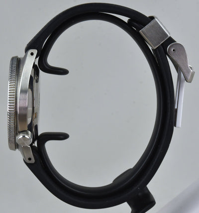 unique-id-18796708-cfd1-4e29-90b8-6c846436f258