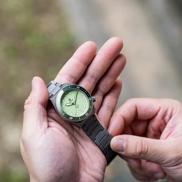 BOLDR Venture Diver Green Star